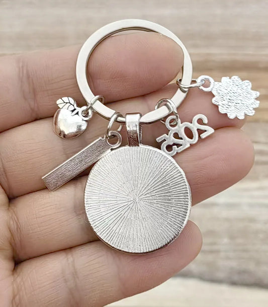 In 2025, the Christian Brotherhood will include humans and Muslims, sunbathing, Manzana coral, arches, cafes, and Master Phyllis