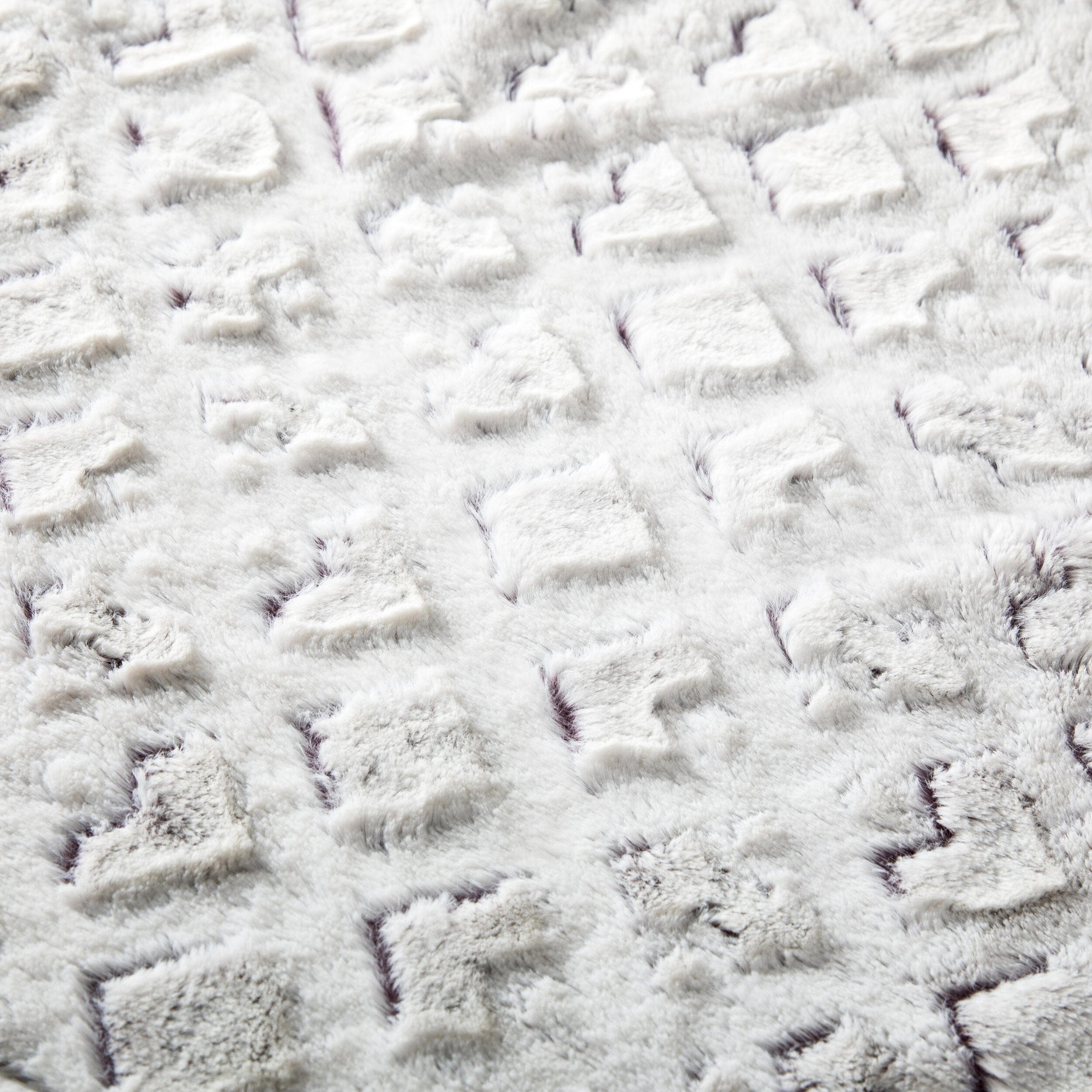 DaDa Bedding Luxury Dreamy Milky White & Purple Sherpa Backside Faux