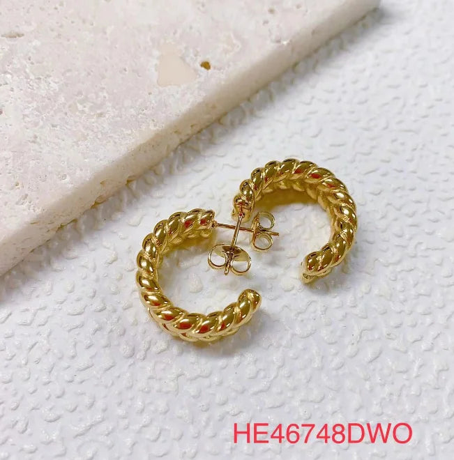 CARLIDANA New Trendy 18K Gold Plated Geometric Twisted Huggie Hoop C Shaped Stainless Steel Statement Earrings For Women